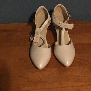 NWOT S-Pkg 54 New Cream Color Wedge Heals